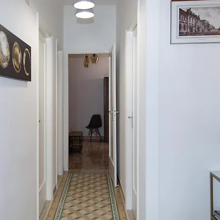 Eleonora's House