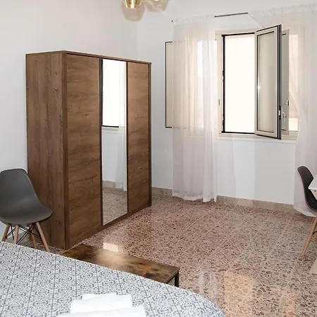 아파트 Eleonora's House *